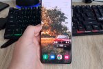 Смартфон.  Фото: скриншот YouTube-видео