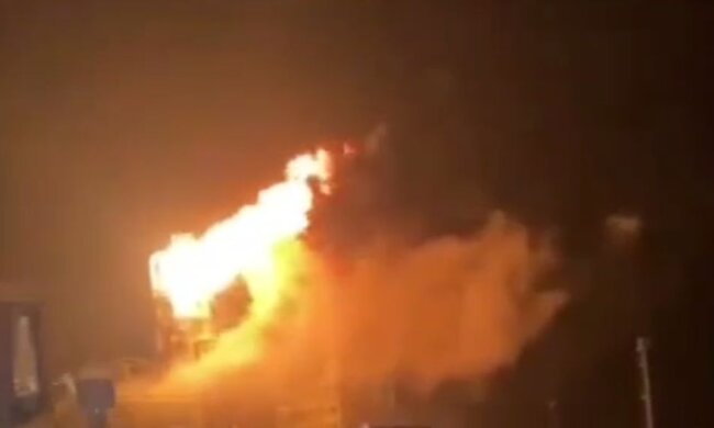 Мощная бавовна на рф: прилетело по нефтеперерабатывающему заводу - у орков паника