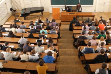 Студенты. Фото: скриншот Youtube