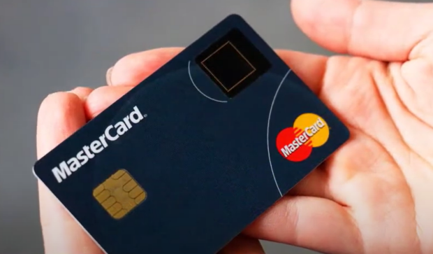 Ощадбанк повідомив про розширення програми Mastercard. Фото: YouTube