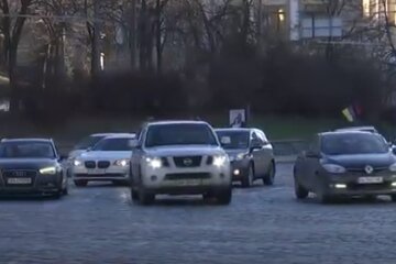 Автомобілі. Фото: скріншот  YouTube-відео