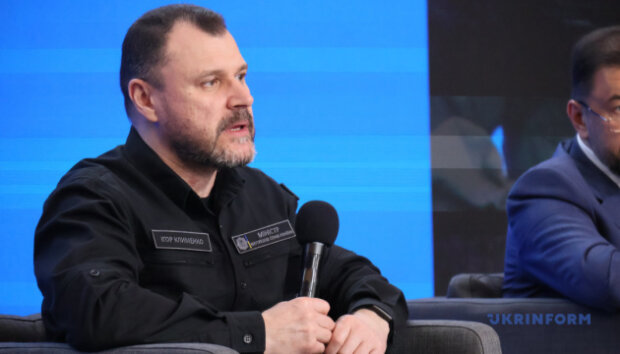 Глава МВС Ігор Клименко виступає на IV Міжнародному саміті міст та регіонів у Києві