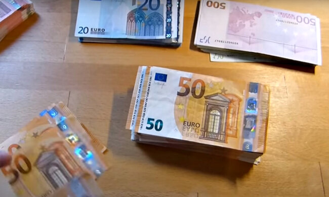 Зарплата. Фото: скріншот YouTube-відео.