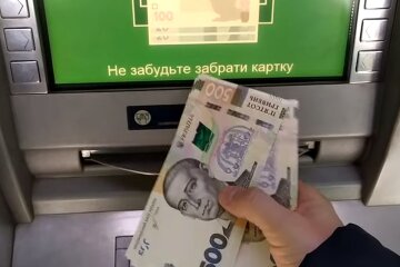 Деньги. Фото: скриншот YouTube-видео