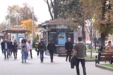 Люди. Фото: скриншот YouTube-видео