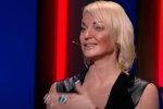 Волочкова на странных ходулях и в шубе выбралась в люди, в сети истерика
