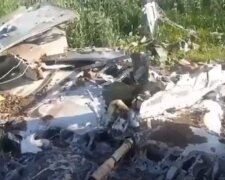 Обломки от самолета рф Су-25. Фото: скриншот YouTube-видео