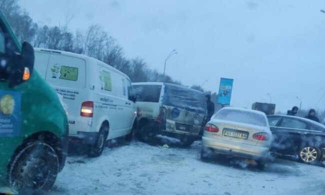 В Патрульній поліції попередили про збільшення кількості ДТП через негоду. Фото: Telegram