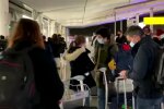 В Британию массово отменяются рейсы. Фото: скриншот YouTube-видео