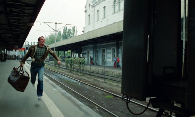 Украинцы остались без ЖД-билетов накануне праздничных выходных: в Укрзализныце масштабный сбой