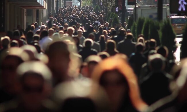 Украинцам посулили резкий рост зарплат. Фото: скриншот YouTube