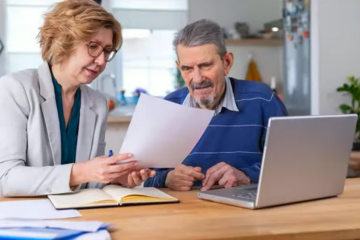 Як відновити втрачене пенсійне посвідчення. Фото: YouTube