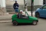 Огненное авто: украинский пенсионер построил уникальный спорткар без руля