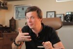 Дмитрий Комаров. Фото: скриншот Youtube