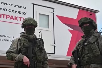 Российские оккупанты. Фото: YouTube, скрин