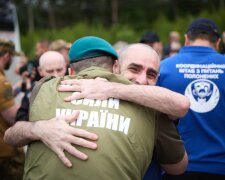 Відбувся черговий масштабний обмін полоненими фото. Фото: Telegram