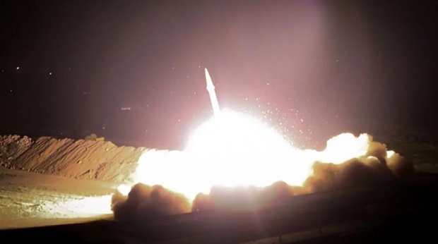 Иран выпустил десятки ракет по американским базам в Ираке, фото: 24 канал