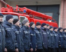Спасатели ГСЧС, фото: vedomosti-ua.com