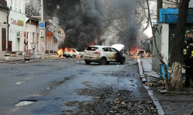 Наслідки російського обстрілу. Фото: ДСНС