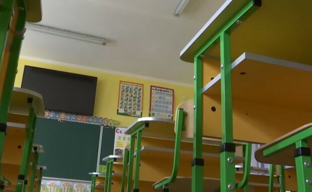 Школьники начальной школы будут учится очно после каникул. Фото: скриншот Youtube