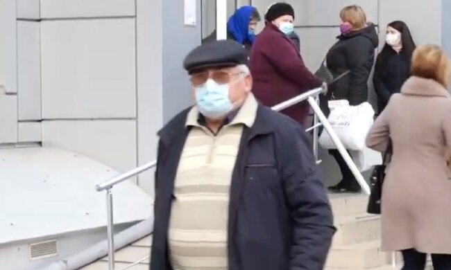 Пенсионер. Фото: скриншот Youtube