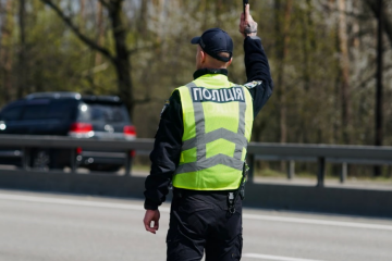 Водіїв попередили про порушення правил дорожнього руху - випишуть штраф на 5100 грн