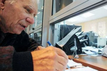 Пенсионеры не могут в это поверить: Шмыгаль сделал важное заявление, сразу две пенсии