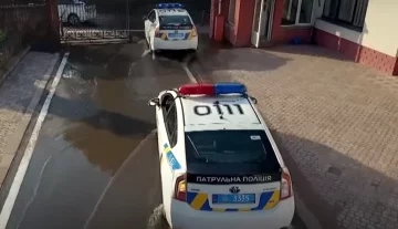 Рэкетиры обстреляли пассажирский автобус. Фото: Национальная полиция Украины