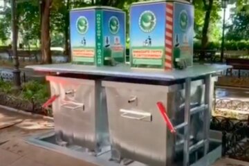 Новые технологии: в Одессе установили современные подземные мусорки, видео