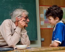 Новый скандал в украинских школах: Учителей-пенсионеров уволят