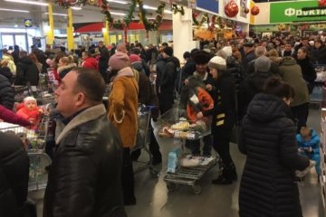 В Украине резко подешевели популярные импортные продукты, фото: Обозреватель