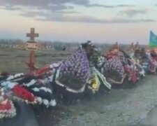 Могили загиблих солдатів рф. Фото: скріншот YouTube-відео