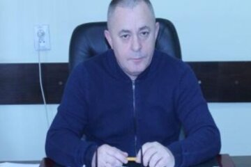 На Закарпатті керівник Сервісного центру МВС "пригрів" 4,3 млн грн: сину - Mersedes, а доньці 2 квартирки