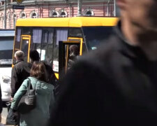 Общественный транспорт. Фото: скриншот YouTube-видео.