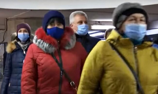 Маски. Фото: скриншот YouTube-видео