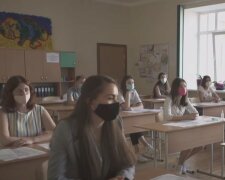 Учебный год в Украине. Фото: скриншот Youtube