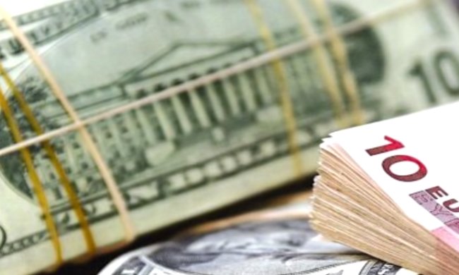 Доллар и евро взлетели вверх, фото: скриншот с YouTube