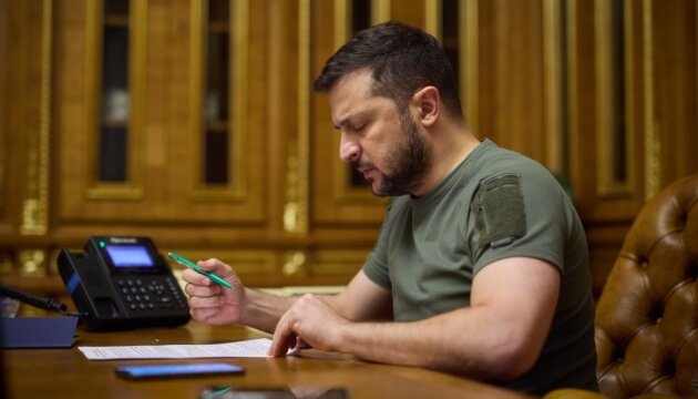Зеленський на засіданні Ставки