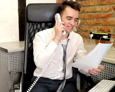 В Украине берут подростков на работу за зарплату в 37 тысяч грн. Фото: YouTube