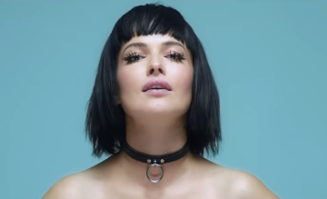 Даша Астафьева, кадр из клипа "Fetish"