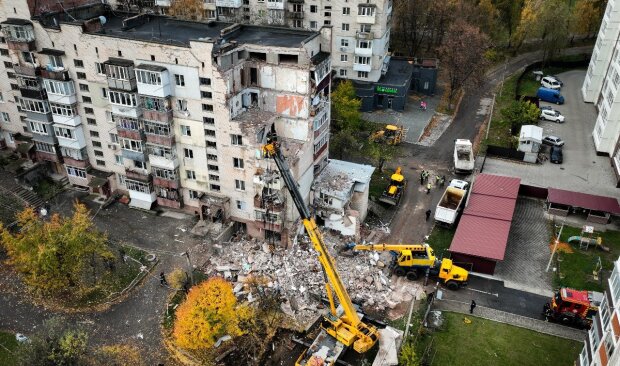 По 40 тисяч відразу і 20 тисяч щомісяця: які виплати тим, чиє житло постраждало від атак Росії