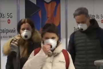 Вв аэропорту Борисполь обнаружили женщину с коронавирусом. Фото: скриншот YouTube