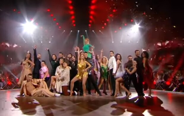 Участники шоу "Танцы со звездами". Фото: скриншот YouTube-видео