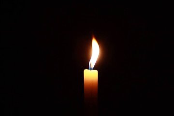 Горящая свеча, фото: Скриншот YouTube