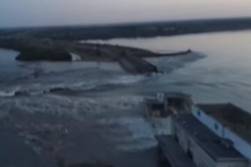 Каховская ГЭС после подрыва. Фото: скриншот YouTube-видео