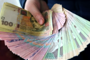 Государство начало прием заявок на гранты для украинцев - полный список и условия. Фото: YouTube