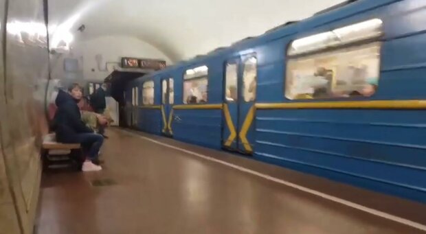 Киев, метро. Фото: скриншот Youtube