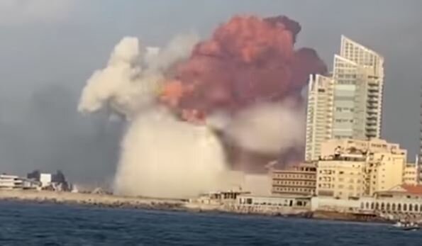 Взрыв в Бейруте. Фото: скриншот YouTube.