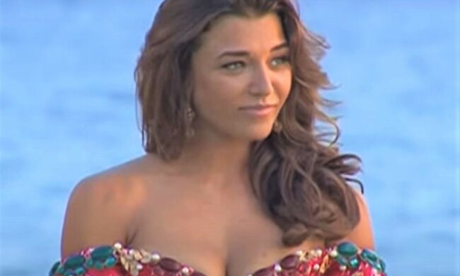 Алина Астровская. Фото: скриншот YouTube