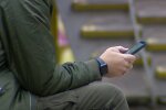 Смартфон. Фото: скріншот YouTube-відео